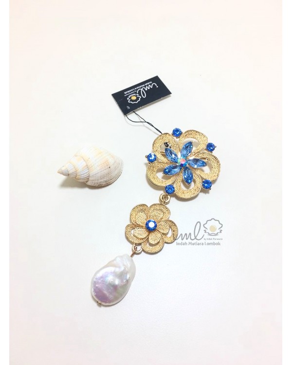 PEARL BROOCH